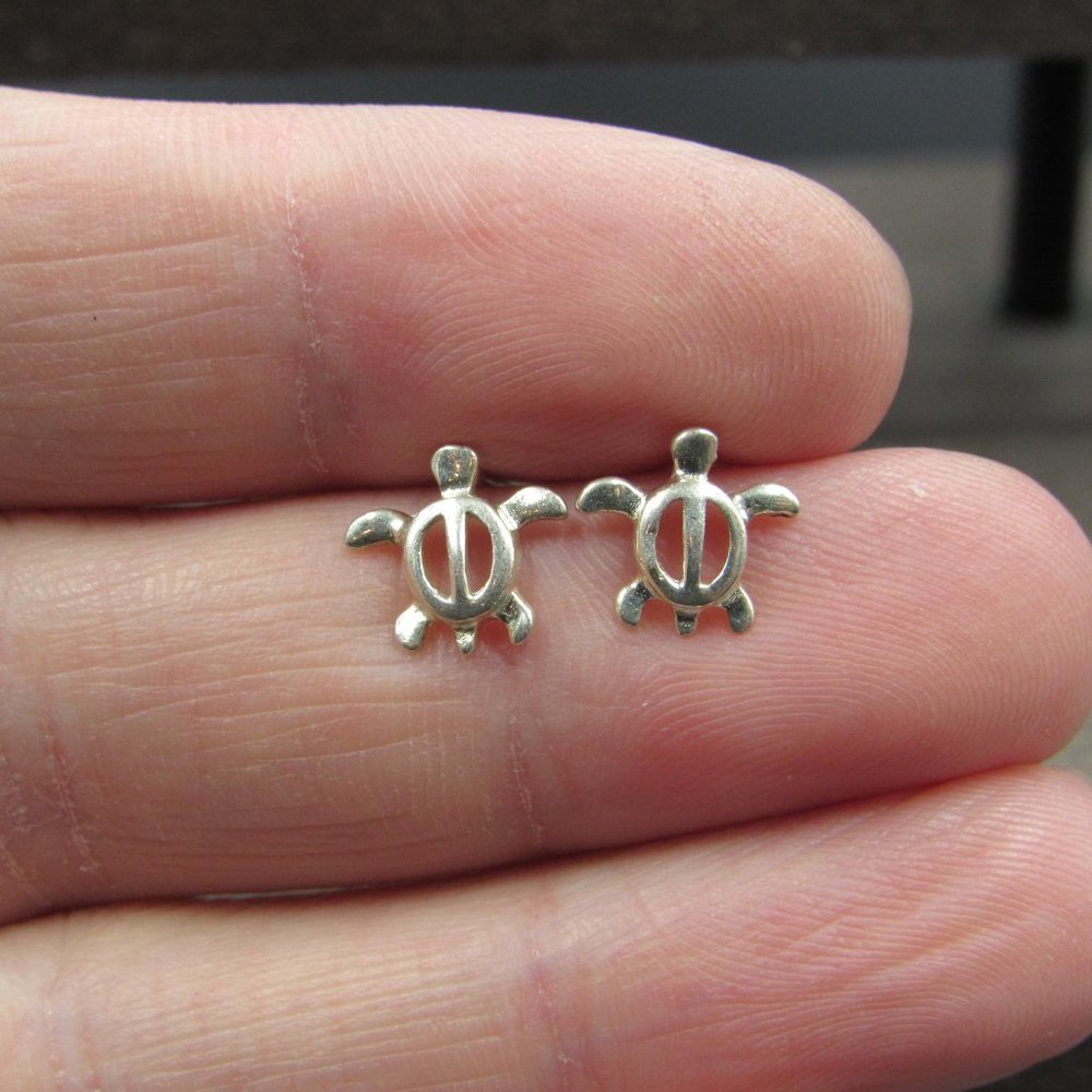 Sterling Silver Small Simple Turtle Stud Earrings… - image 2